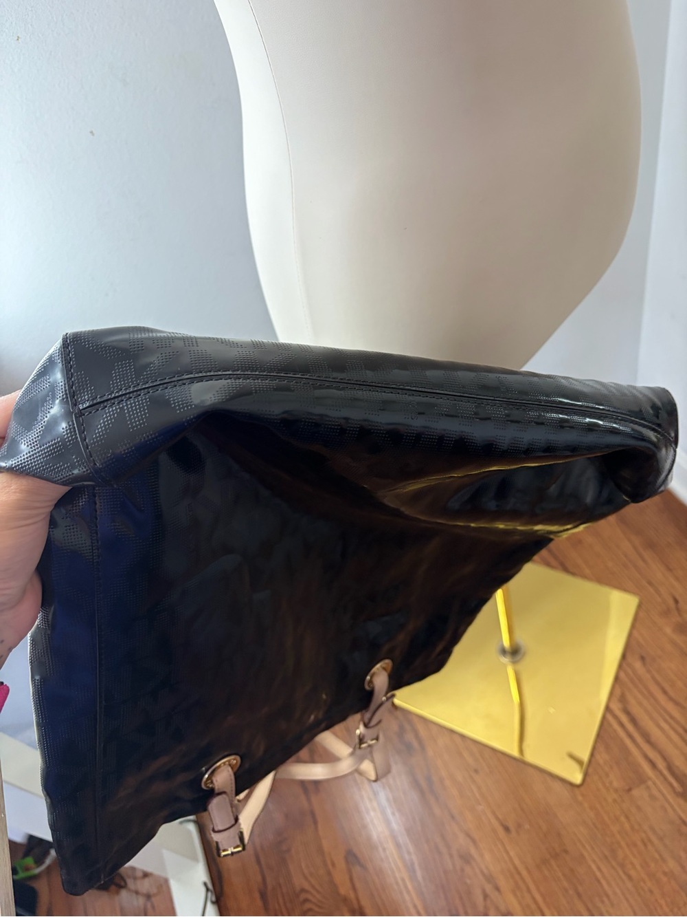 Y2k Michael Kors Black Patent Tote with Tan Leather Straps and Gold Charm - Picture 8 of 8